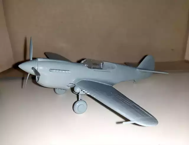 Heller Curtiss Kittyhawk (1)