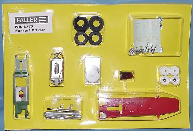 FALLER_132_SCALE_6777_FERRARI_F1_GP_SLOT_CAR_CLUB_RACING_KIT_CONTENTS