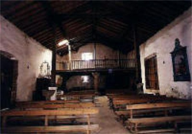 Interior de la iglesia 01 (web)