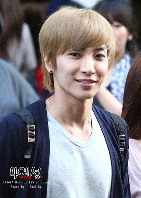 Copia de Copia de super-junior-leeteuk