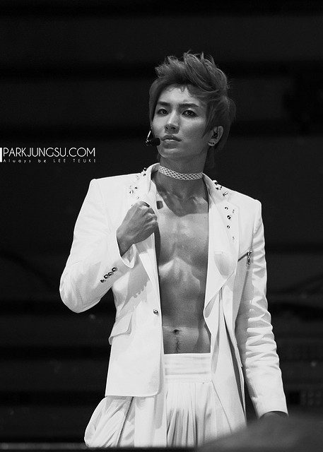 Sexy-Leeteuk-3-leeteuk-3-15059029-1000-1400