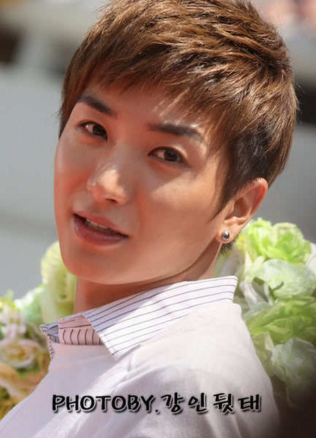 Leeteuk-3-leeteuk-3-18457875-433-600