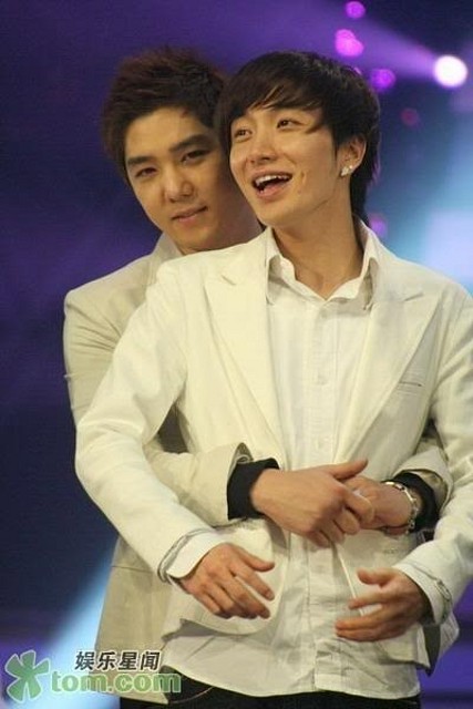 Leeteuk-and-Kangin-leeteuk-3-18606964-400-600