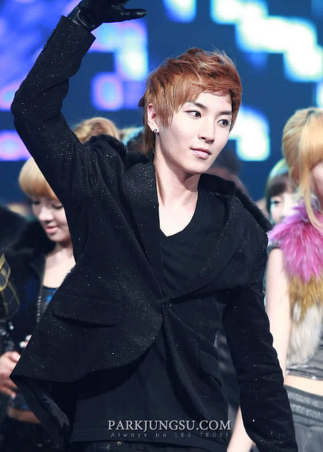 Leeteuk-3-leeteuk-3-18453247-731-1023