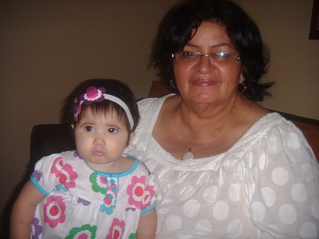 002sarah y abuela