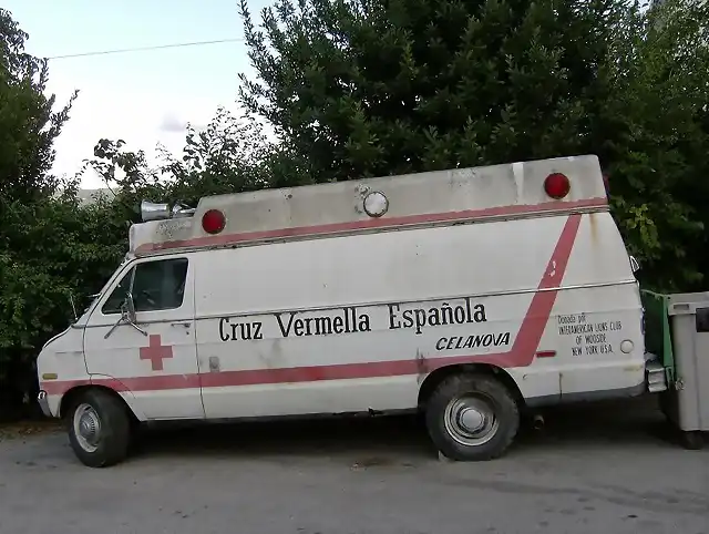 Dodge Maxivan Ambulancia cerca de Celanova, Ourense 05