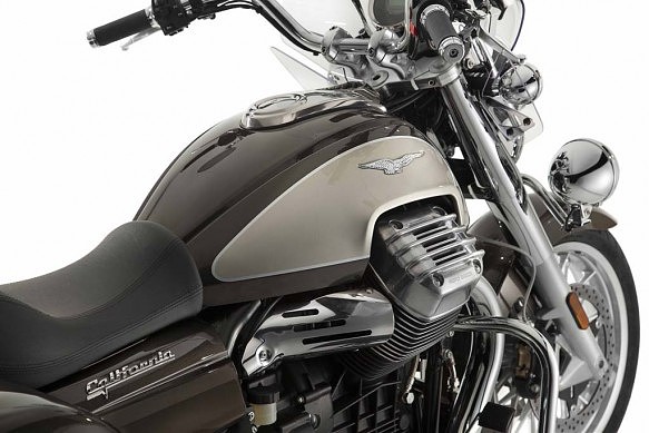 110414-2015-moto-guzzi-california-touring-se-08-583x389 (1)