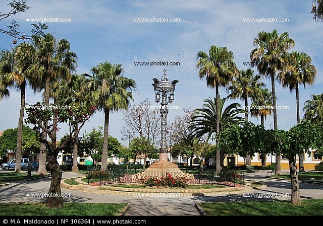 vista-de-la-plaza-del-llano-rociana_106364 vista-de-la-plaza-del-llano-rociana_106364