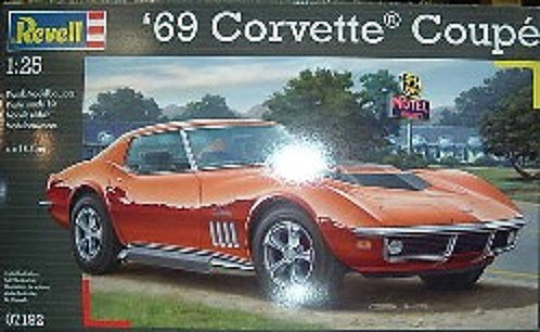 Revell Chevrolet Corvette Coup '69