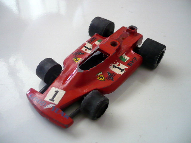 F1 Ferrari 312 T roja ruedas A