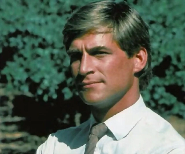 simon-maccorkindale simon-maccorkindale