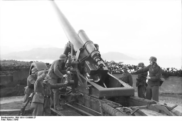 Bundesarchiv_Bild,_Nordeuropa,_Kstenbatterie