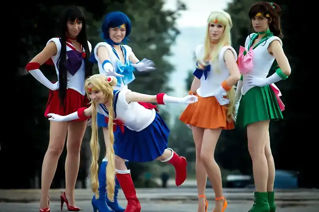 pretty_guardian_sailor_moon_cosplay_by_kawaielli-d6pk67s