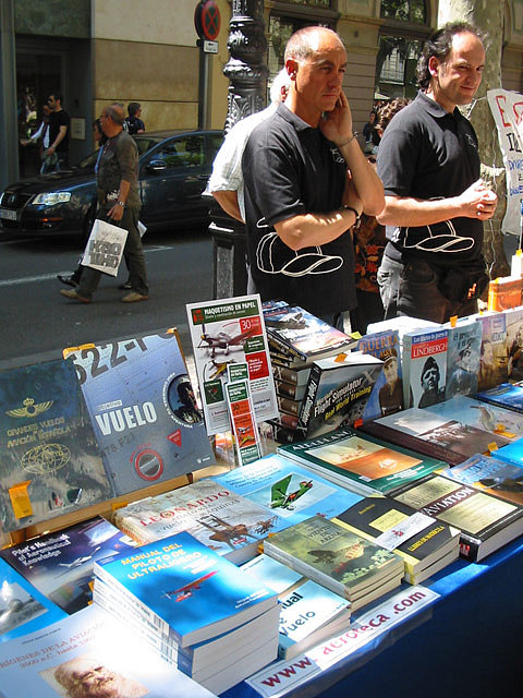 Stand de l'Aeroteca en Las Ramblas de Barcelona