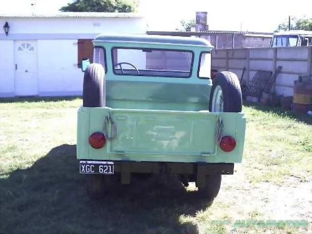 Jeep_IKA_parte trasera Jeep_IKA_parte trasera