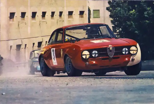Rafa Barrios (Alfa Romeo GTAm ), Alca?iz 1971.