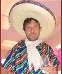 Hugo y el pañuelo de María - Fiesta internacional Hugo y el pañuelo de María - Fiesta internacional