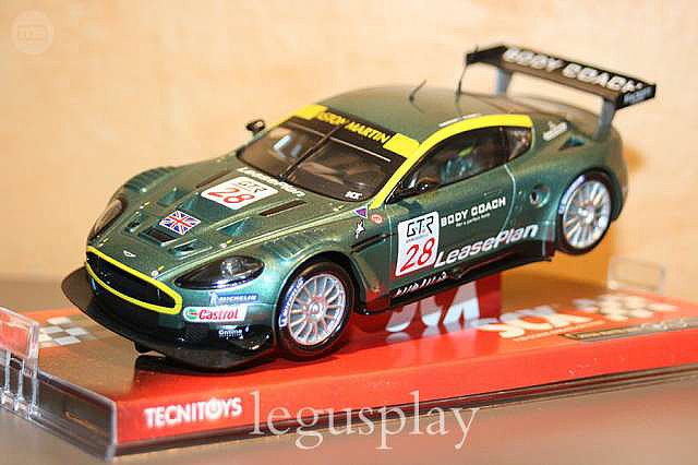 scalextric-62060-aston-martin--194270964_1