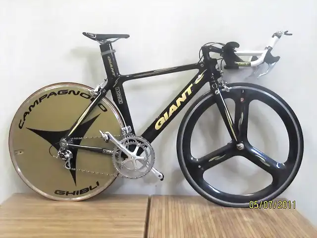 GIANT GOLD EDITION CARBON TT