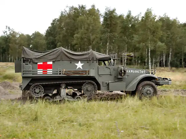 1940-white-m3-halftrack-ambulance-truck-trucks-military-wallpaper-1