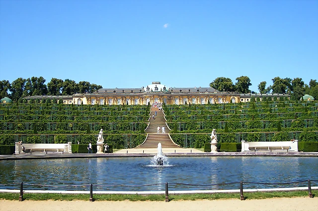 potsdam-palacio-sanssouci[1]