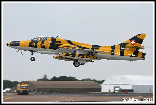 J-4206 (HB-RVV) Hunter T.68