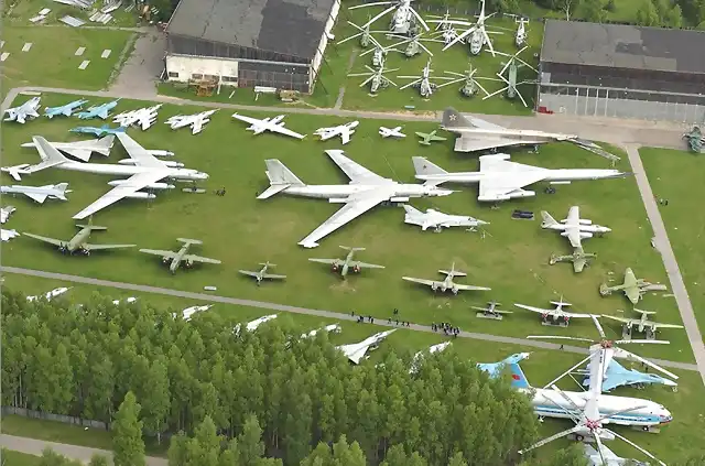 Museo central de la Fuerza Aérea rusa en Monino a 40 Km de Moscu.