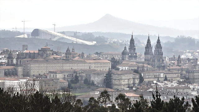 Vista_general_de_Santiago_de_Compostela Vista_general_de_Santiago_de_Compostela