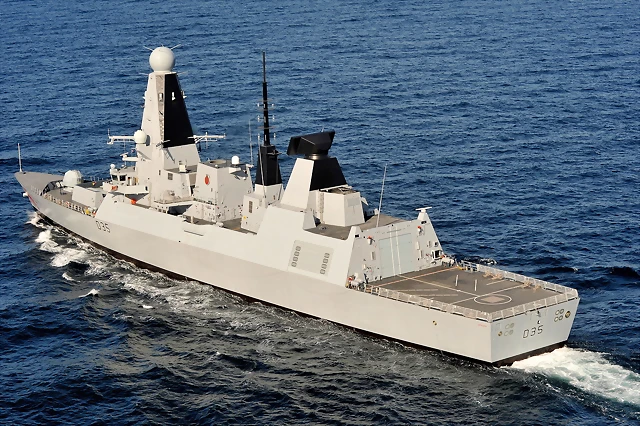 Royal_Navy_Type_45_Destroyer_HMS_Dragon_MOD_45153101