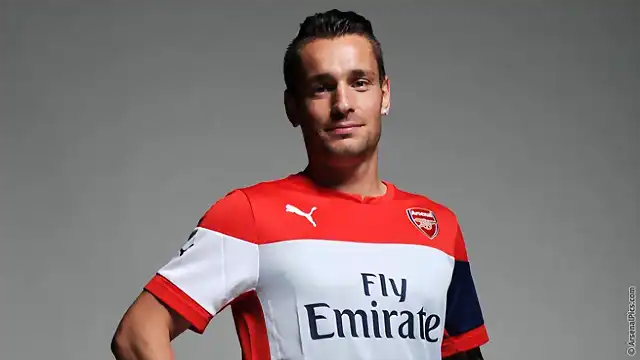 gun__1405608196_debuchy1