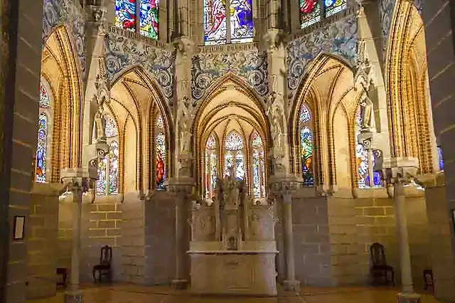 Leon - Astorga  palacio episcopal capilla