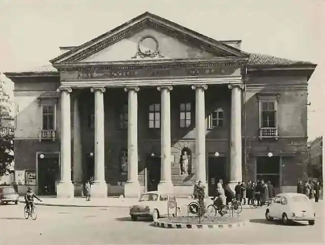 Mantua - Piazza Cavallotti - Teatro Sociale, 1964 Mantua - Piazza Cavallotti - Teatro Sociale, 1964