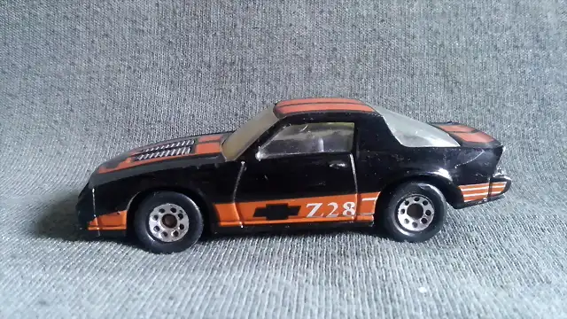 Camaro IROC-Z28 MATCHBOX (2)