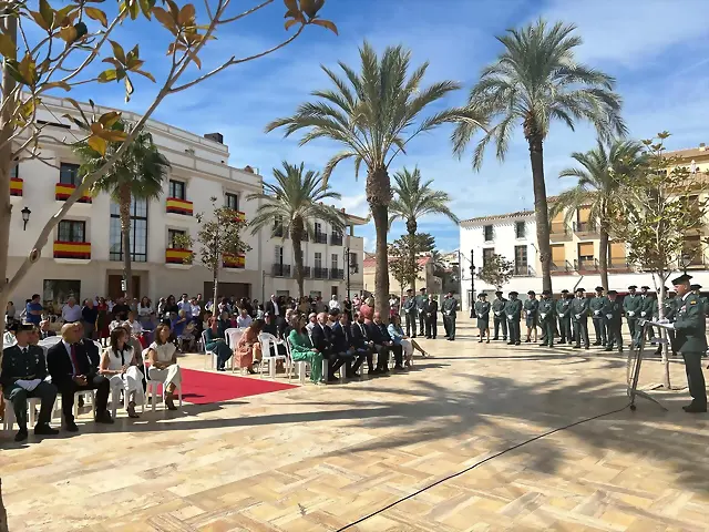 La Plaza Mayor de Albox ha acogido el acto castrense al que han asistido numerosos vecinos