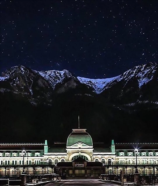 ESTACION DE CANFRAN DE NOCHE