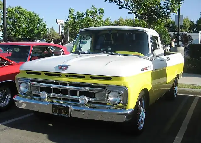 800px-1961_Ford_F-100_Pickup