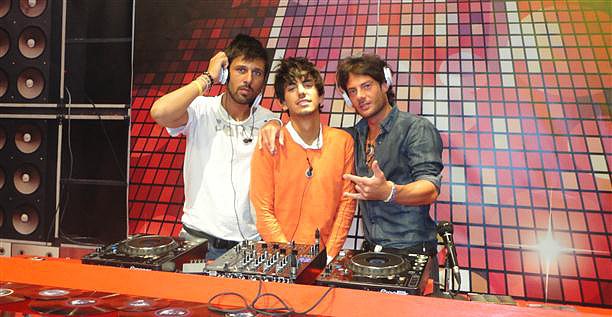DJ 0 DJ 0