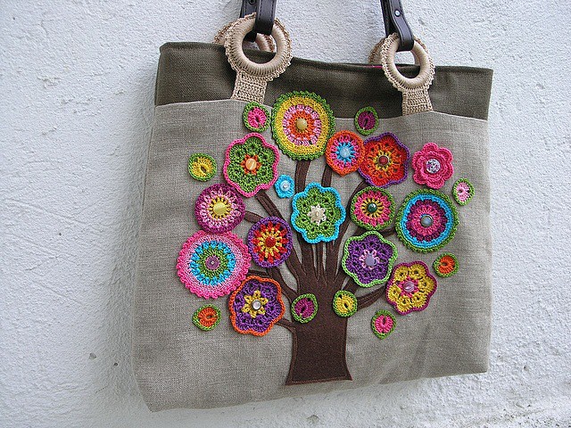 Bolso con flores crochet