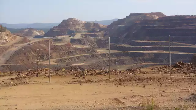 Una mina que espera-Oct-Novbre. 2014-Fot.J.Ch.Q.jpg (16)