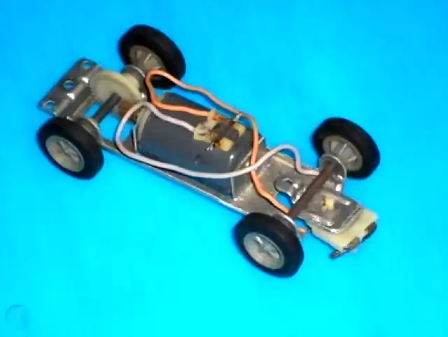 REVELL MABUCHI 15R chassis1