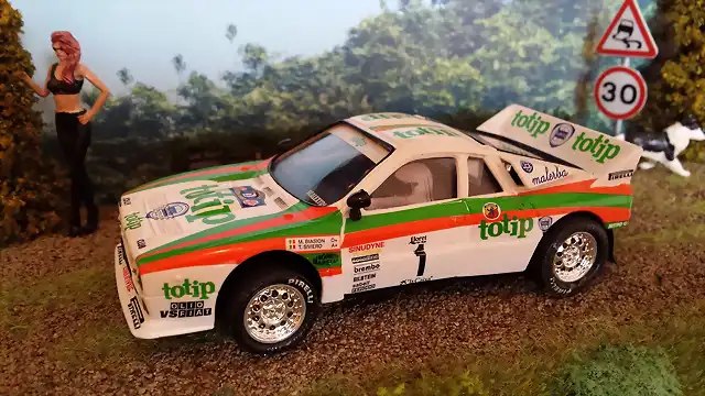 LANCIA RALLY 037 1985 CATALUNYA BIASION