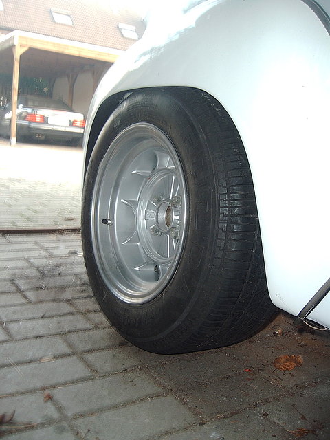 rearwheels 8 X 13 with 205/60