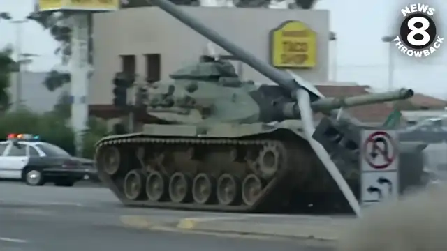 Greatest-Tank-Police-Chases-4