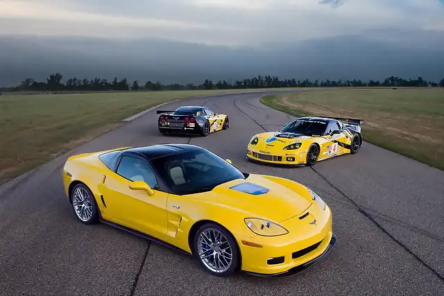 2010_Corvette-C6.R_2