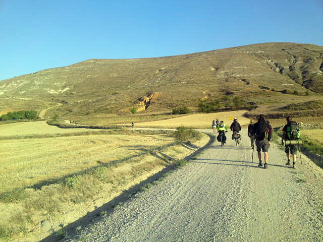 Ya vamos otra vez camino de los montes