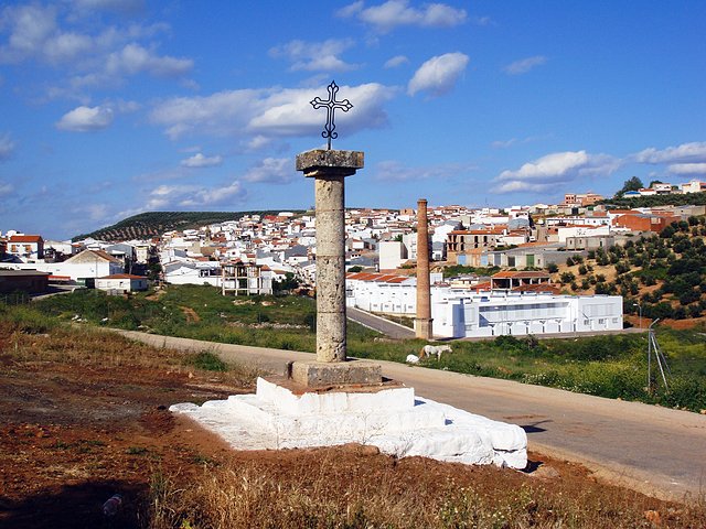 por la cruz de piedra