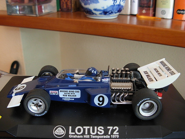 09 LOTUS-FORD 72