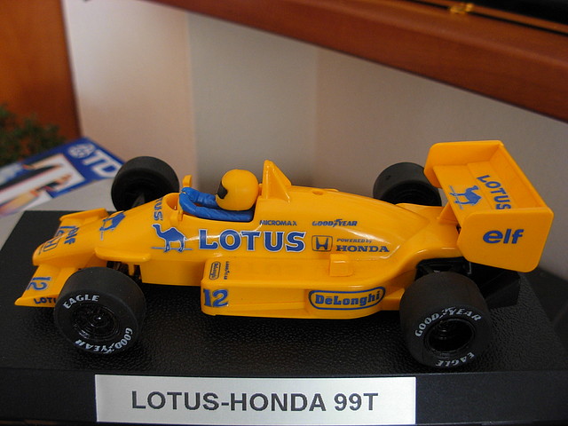 25 LOTUS-HONDA 99T