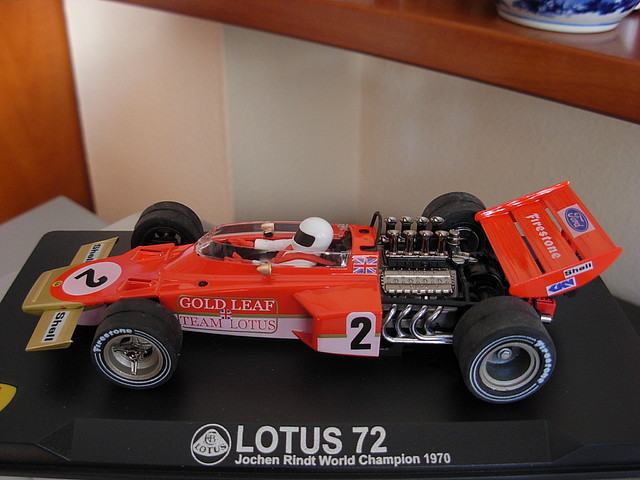 10 LOTUS-FORD 72