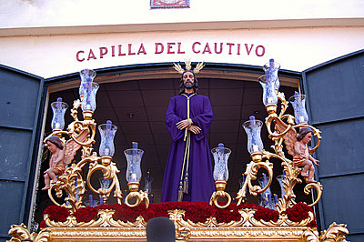 Lunes Santo - salida procesional